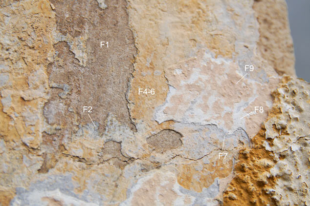 INFA-HEIZ_Putzschichten Farbigrev Putzschichten am Gebäude der ehemaligen Reithalle