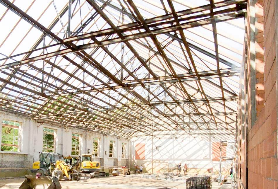 INFA-HEIZ_IMG_2014-950Xtiny Ehemalige Reithalle während des Umbaus