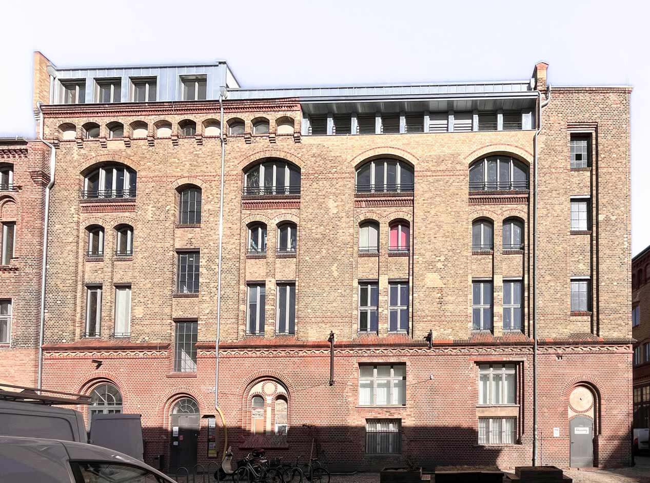 Fassade nach dem Umbau des Dachgeschosses